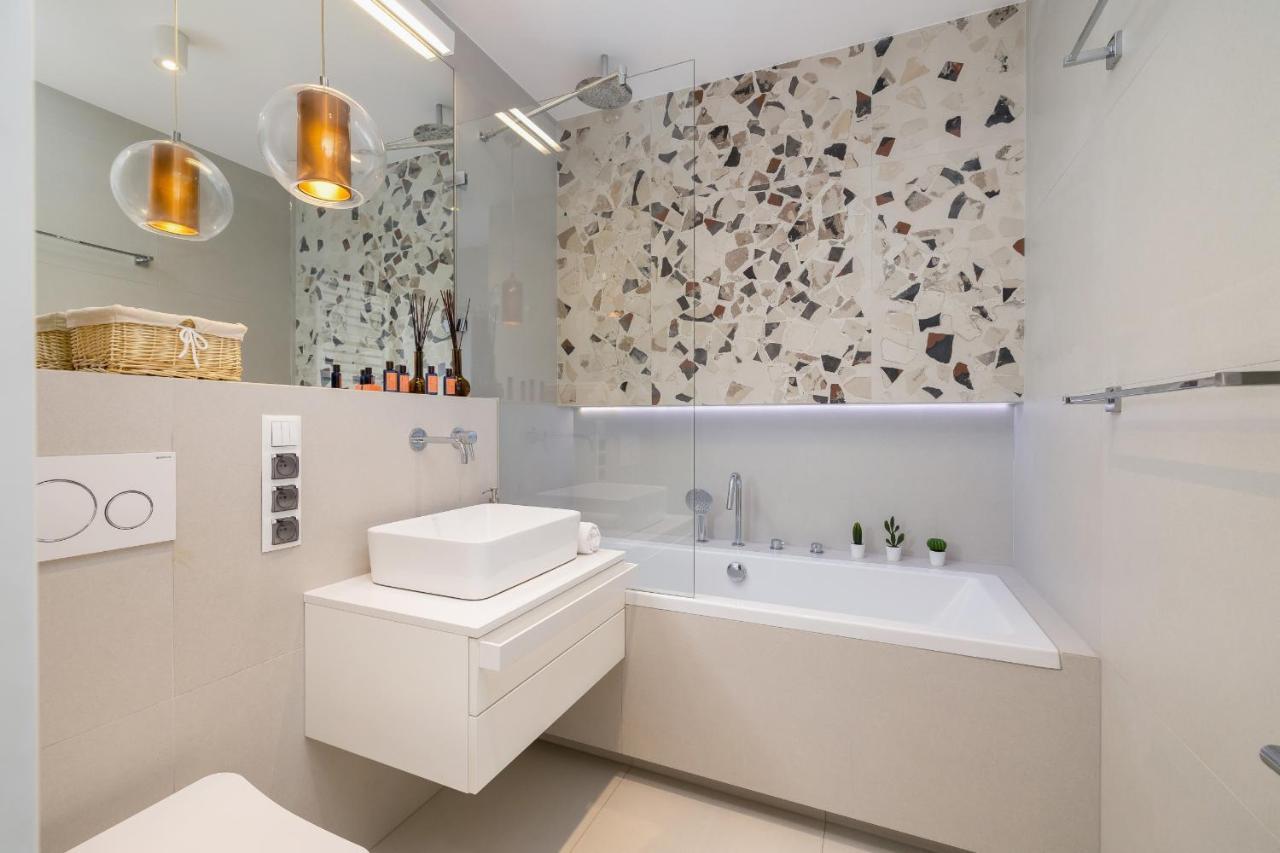 Vetulaniego With Air Conditioning & Parking By Renters Prestige Apartment Krakow
