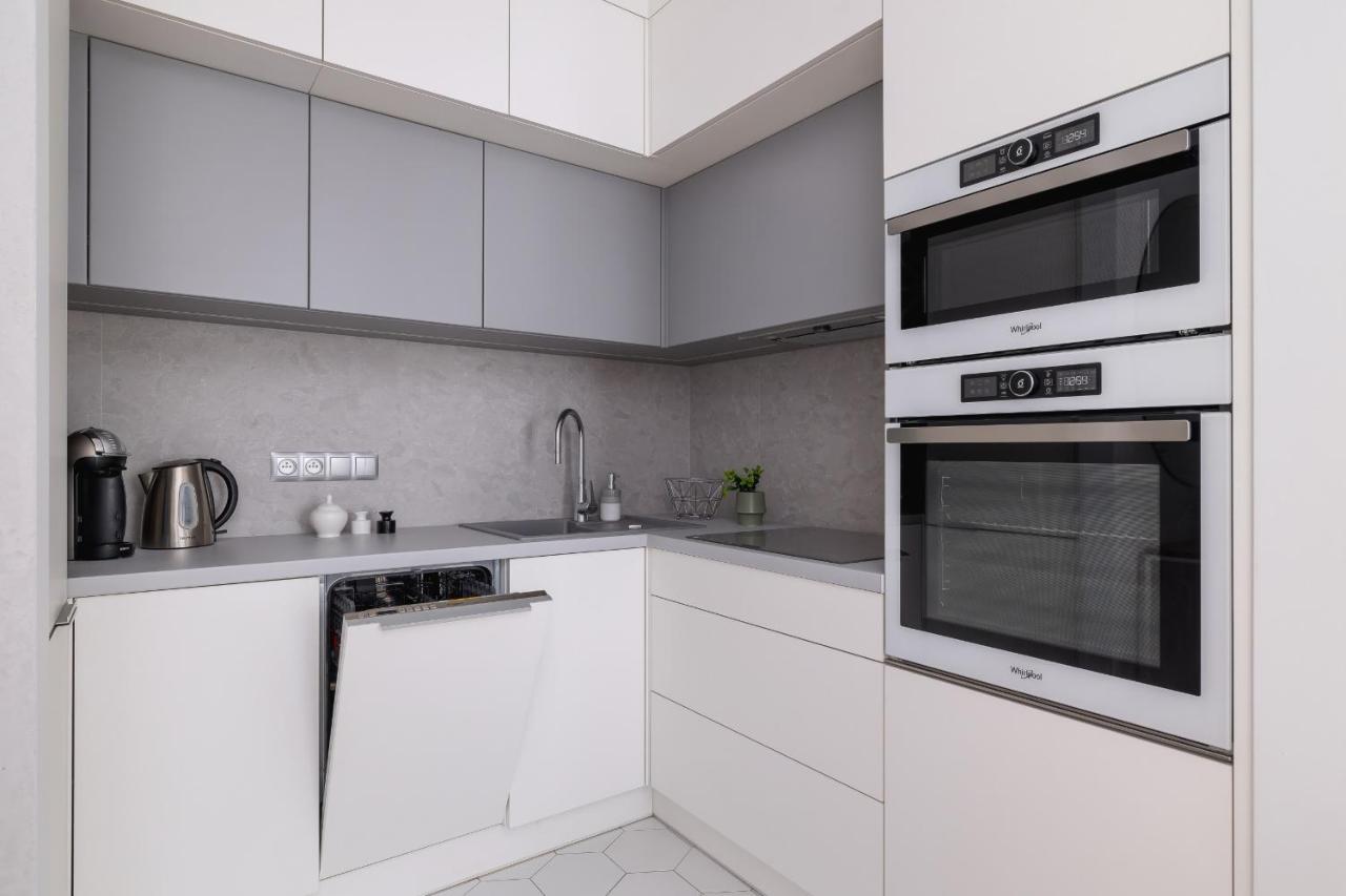 Vetulaniego With Air Conditioning & Parking By Renters Prestige Apartment
