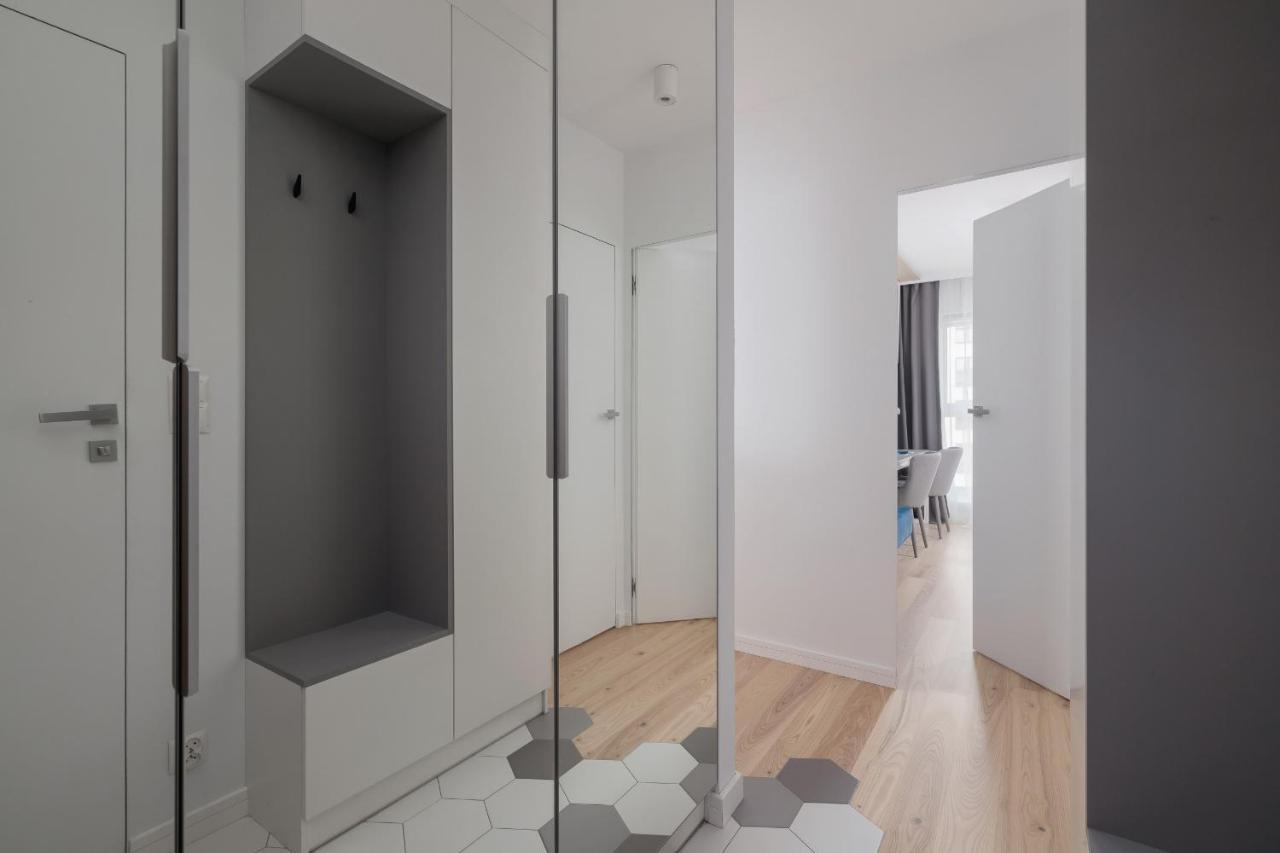 Apartment Vetulaniego With Air Conditioning & Parking By Renters Prestige *