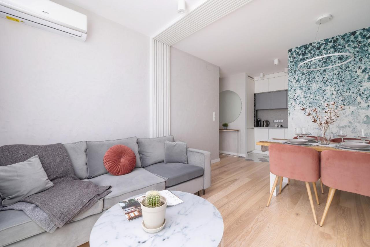 Apartment Vetulaniego With Air Conditioning & Parking By Renters Prestige *